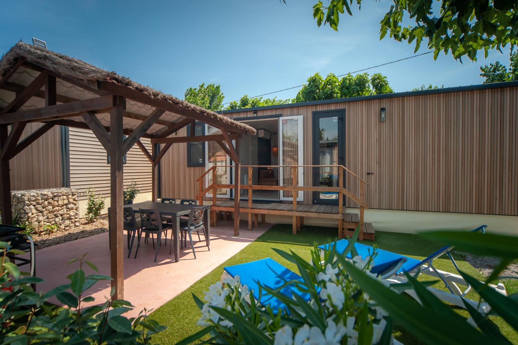 Camping & Spa Cap Soleil Vias Bagian luar foto